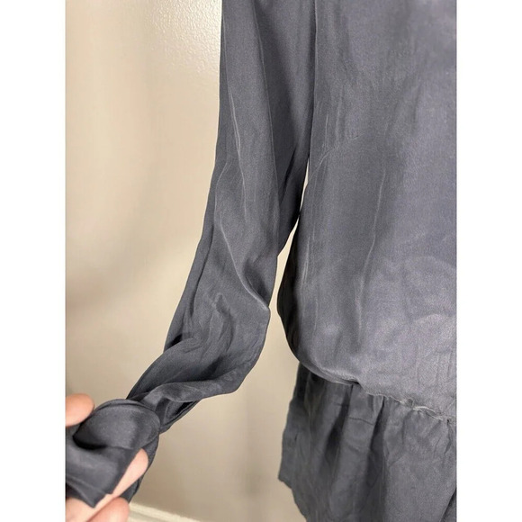 Club Monaco Gray 100% Silk Shorts Romper 3/4 Sleeve Minimalist Neutral Classy 6 - Picture 2 of 7